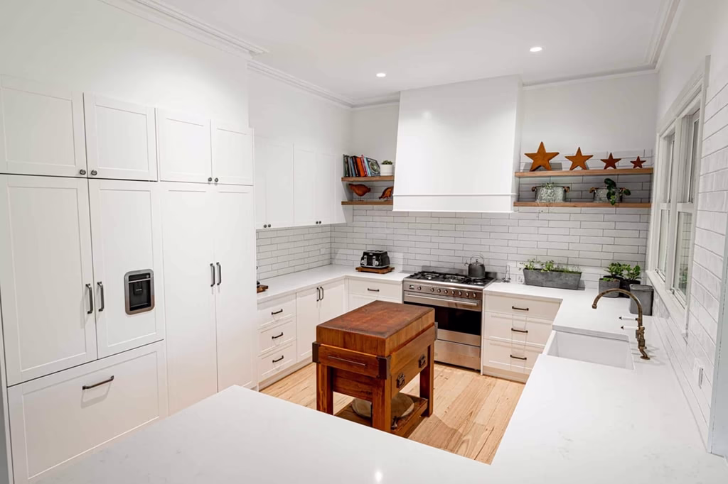 White modern kitchen